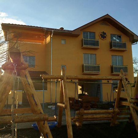 Villa Eden Delux Yanoshi Eksteriør bilde