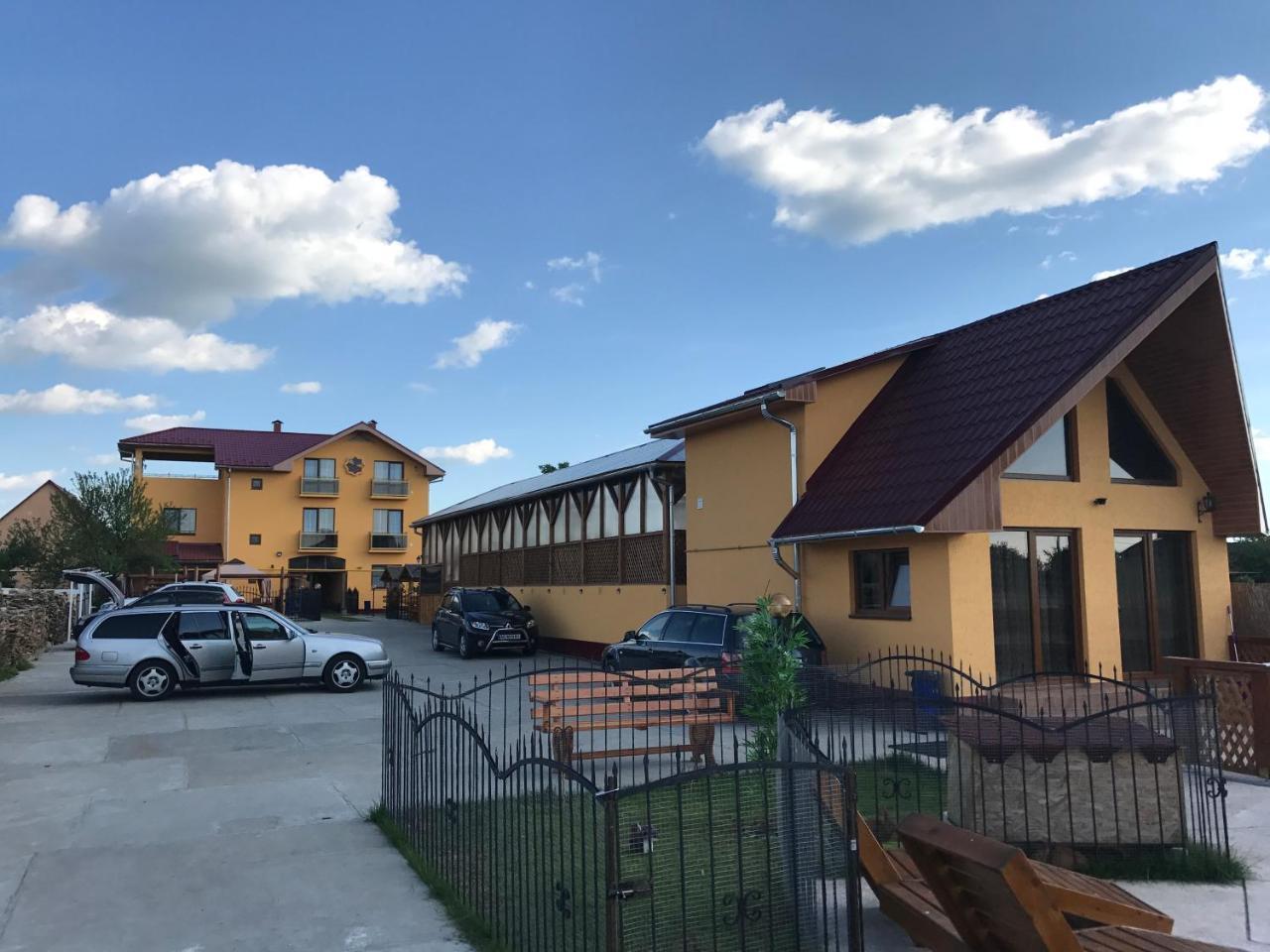 Villa Eden Delux Yanoshi Eksteriør bilde