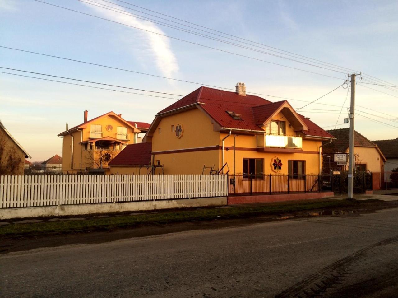 Villa Eden Delux Yanoshi Eksteriør bilde